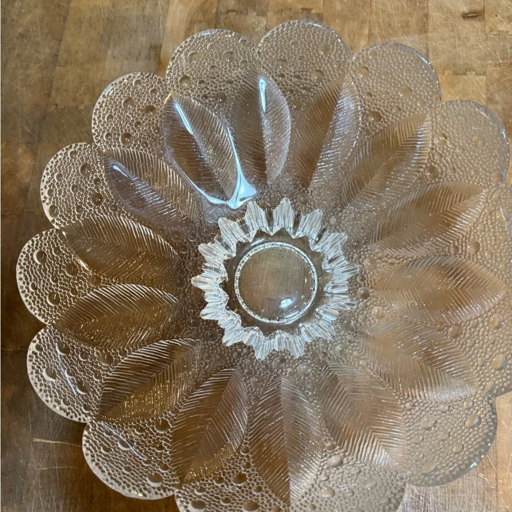 Vintage MCM E. Germany Lausitzer Dew Drop and Leaf Clear Glass Decorative Bowl